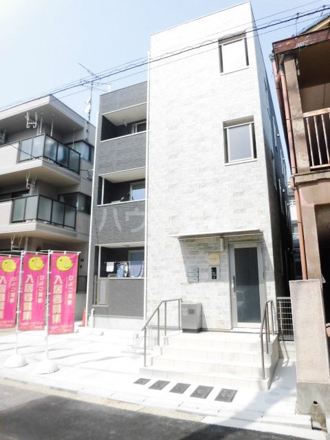 18/26 エントランス