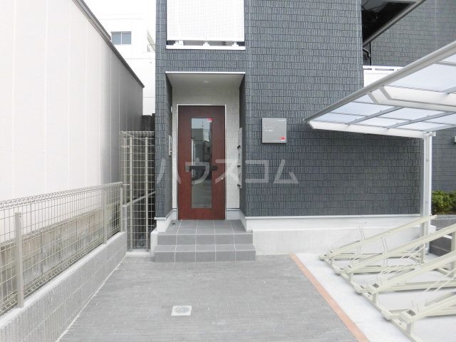 20/27 エントランス