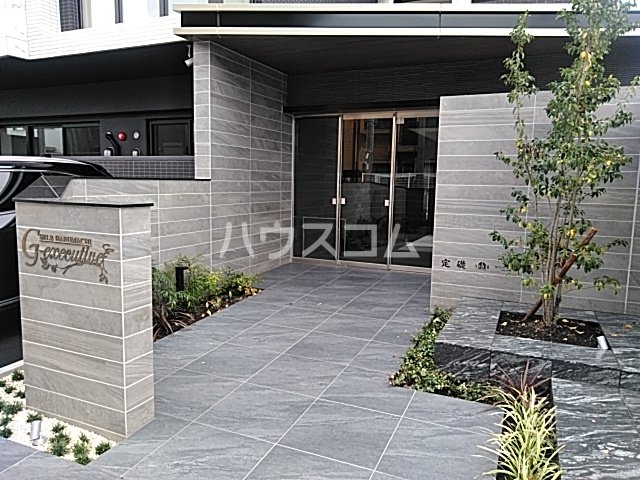 23/29 エントランス