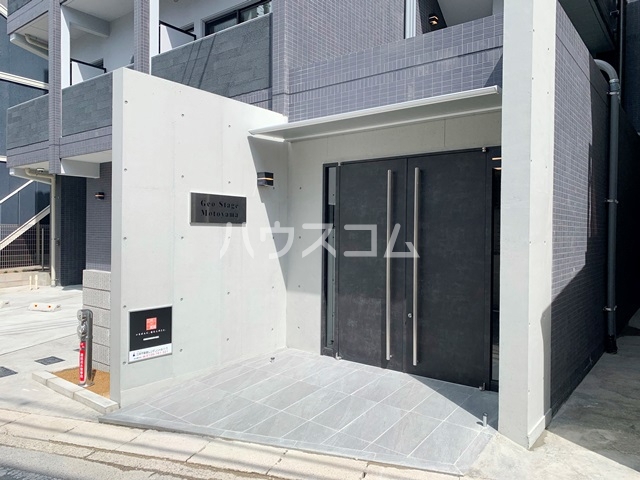 21/30 エントランス