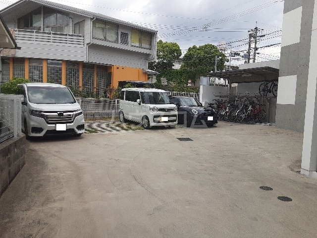 18/26 駐車場