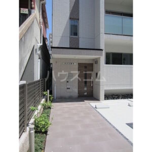 2/4 エントランス