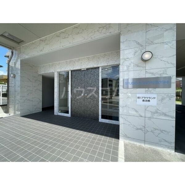 14/22 エントランス