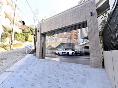 22/30 駐車場