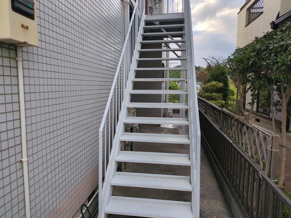 23/28 エントランス