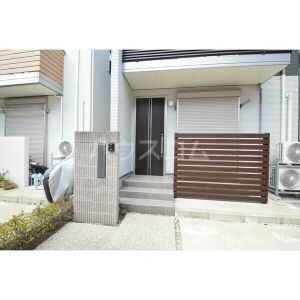 21/30 エントランス