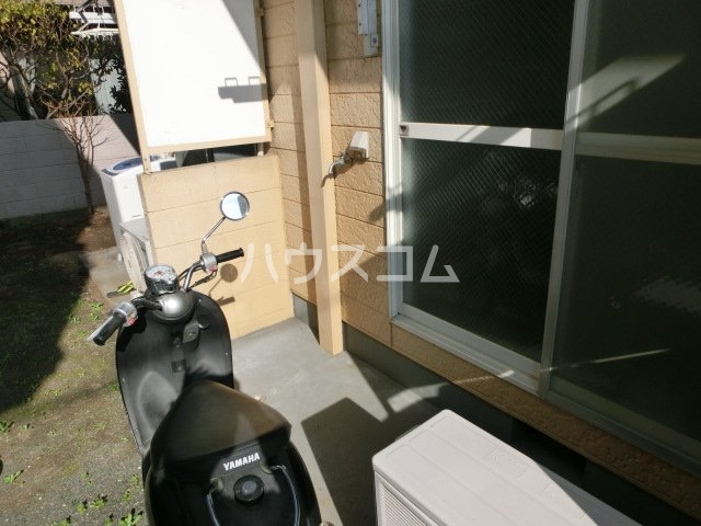 27/30 エントランス