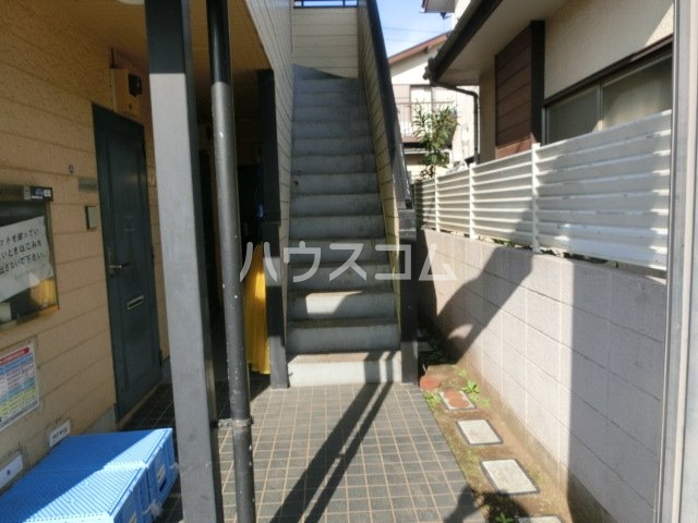 28/30 エントランス