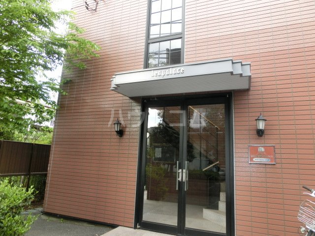 23/25 エントランス