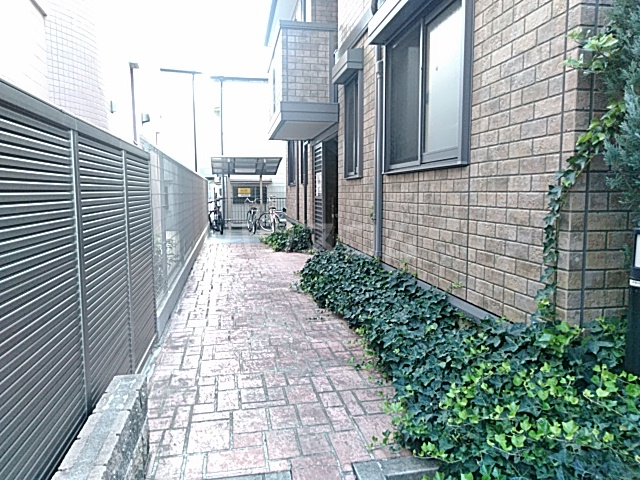 20/30 エントランス