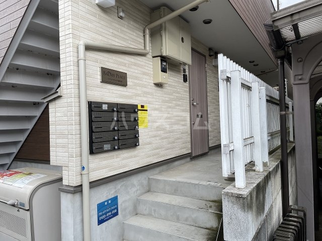 22/23 エントランス