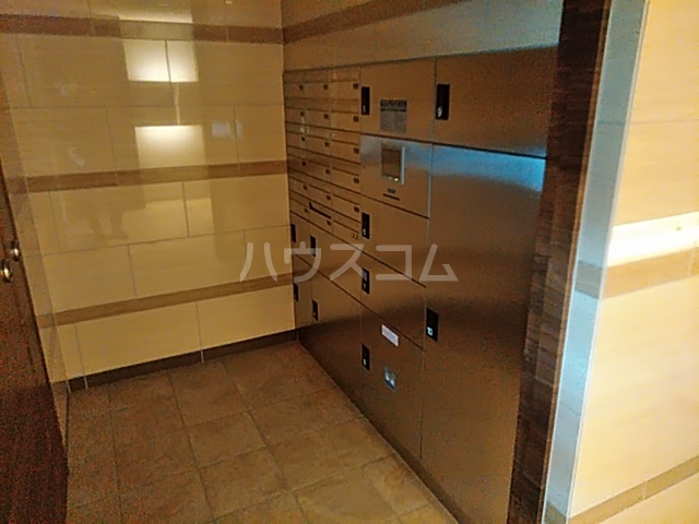 28/30 エントランス