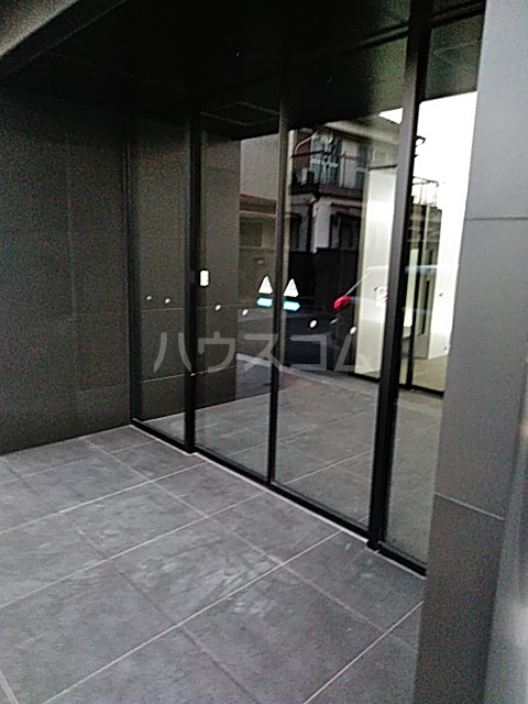 21/26 エントランス