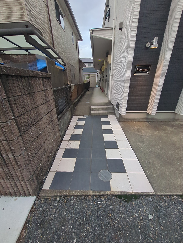 24/30 エントランス