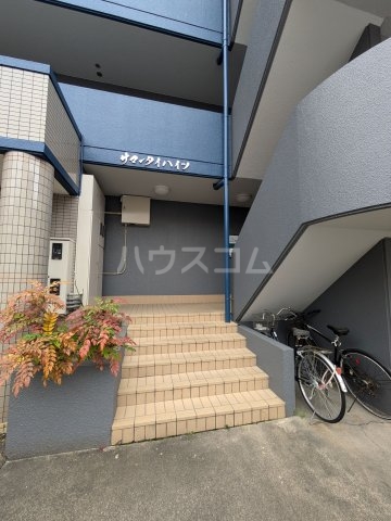 24/30 エントランス