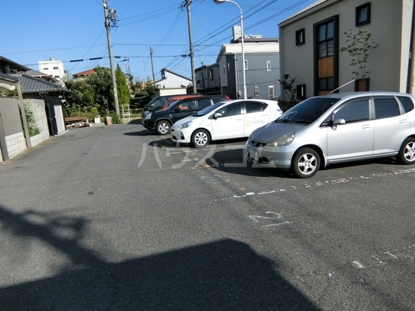 22/30 駐車場