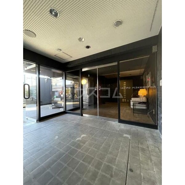 16/25 エントランス