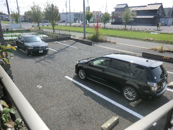 21/28 駐車場