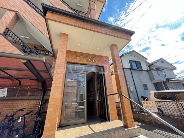 24/30 エントランス