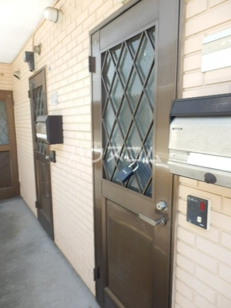 20/27 エントランス