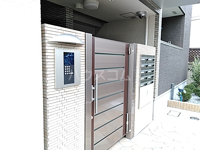 13/23 エントランス