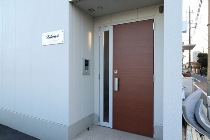 16/17 エントランス