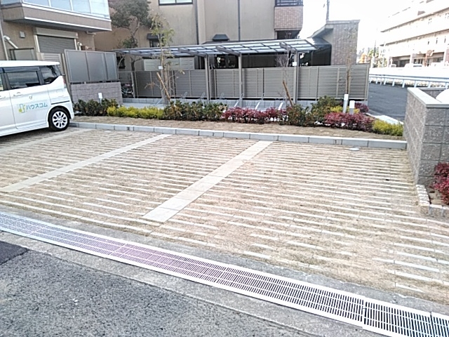 22/30 駐車場