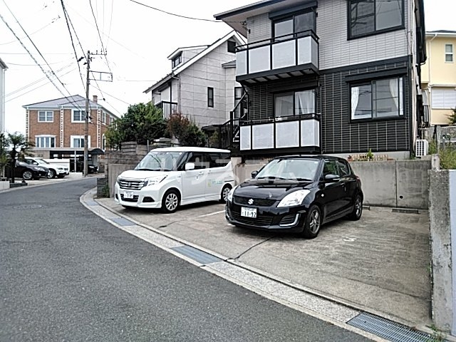 28/30 駐車場