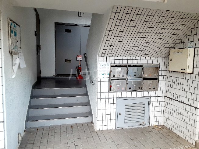 20/30 エントランス