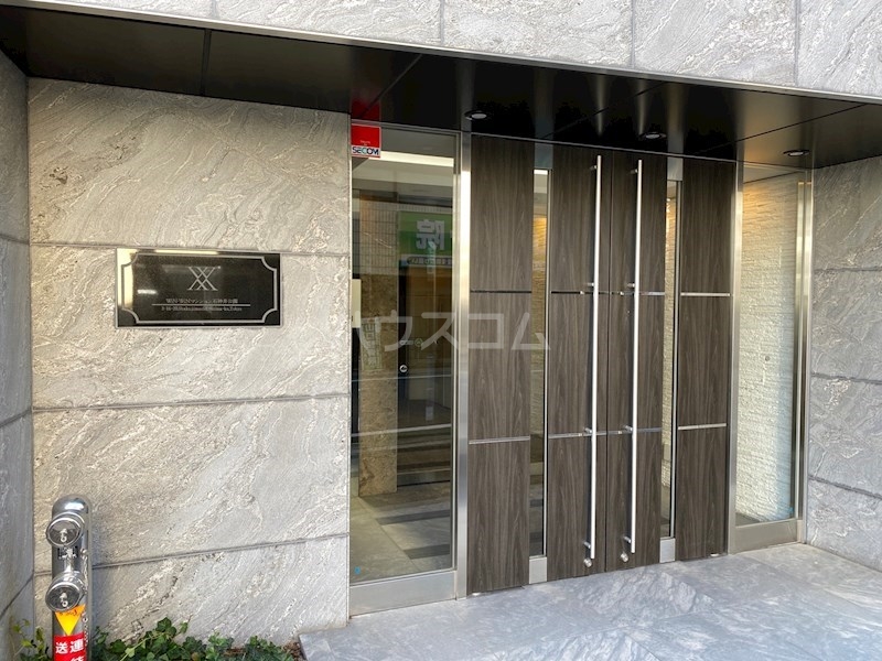 17/20 エントランス