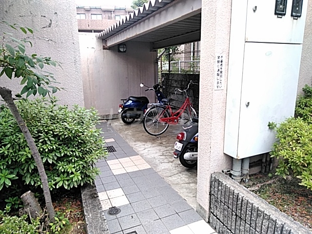 25/30 エントランス