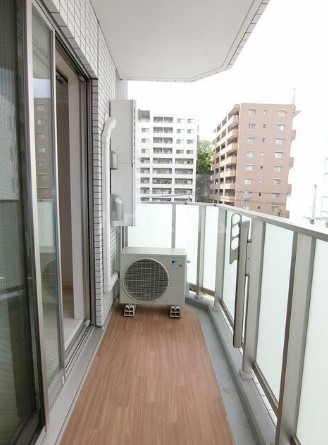 13/18 バルコニー