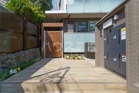 13/16 エントランス