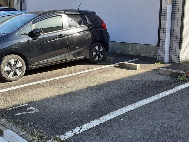 23/30 駐車場