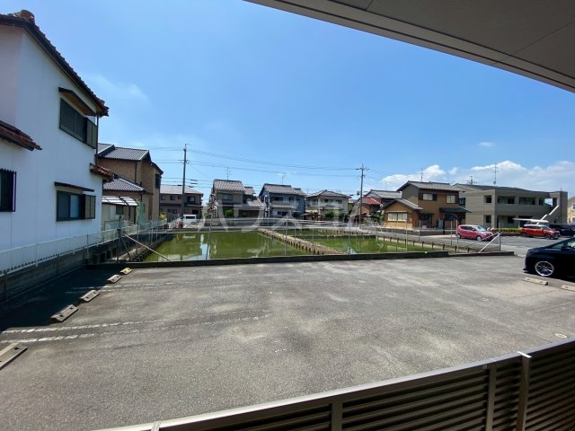 23/30 駐車場