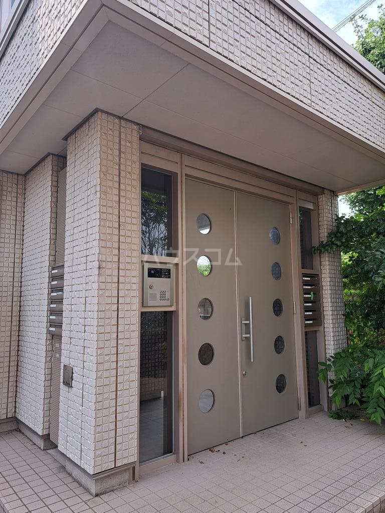 14/23 エントランス