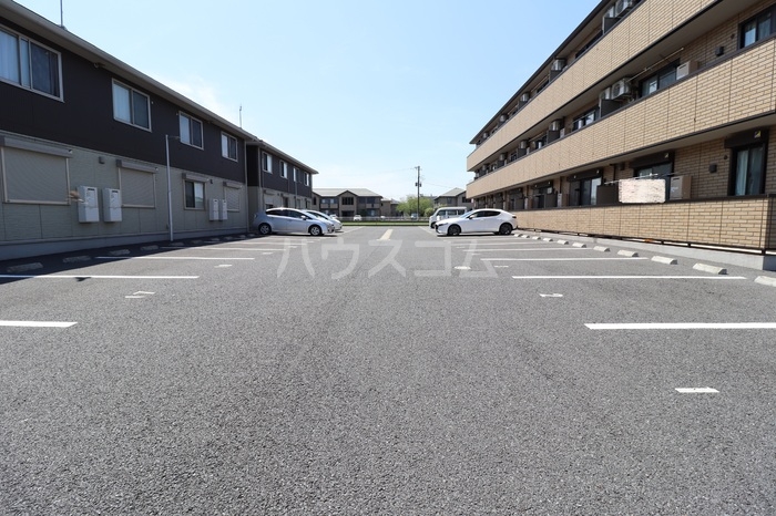 18/21 駐車場