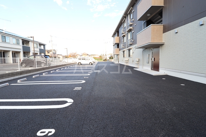 22/27 駐車場