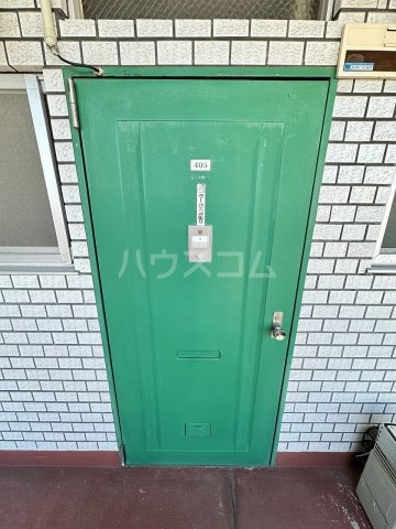 18/27 エントランス