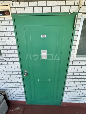 20/29 エントランス