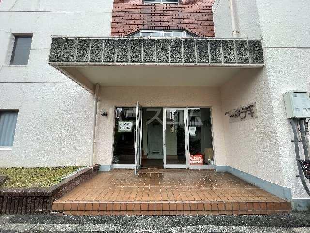 28/30 エントランス