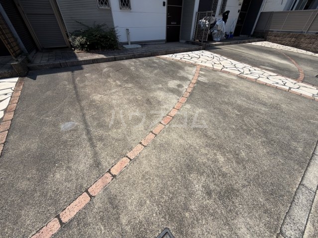 22/30 駐車場