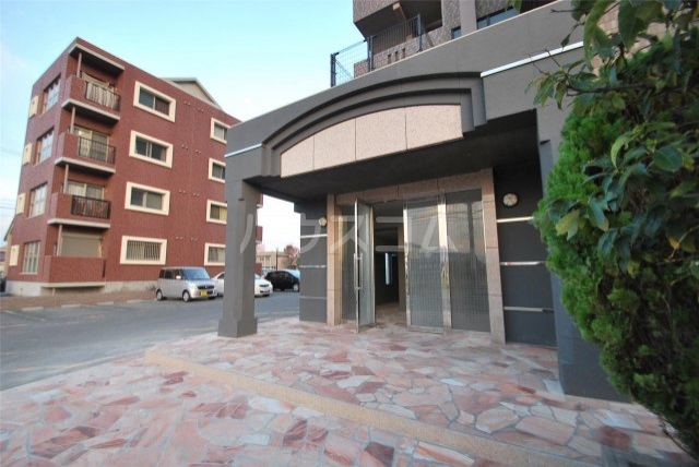 15/23 エントランス