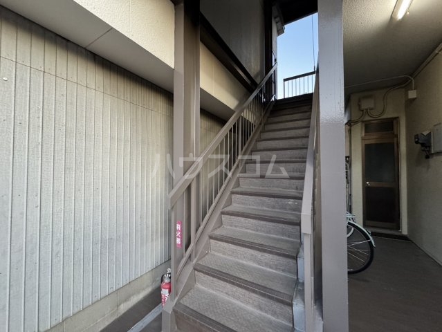 22/28 エントランス