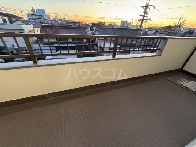 18/28 バルコニー