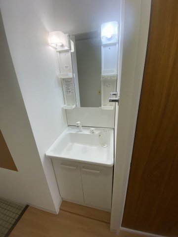 13/30 洗面