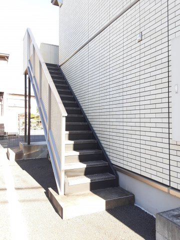 22/24 エントランス