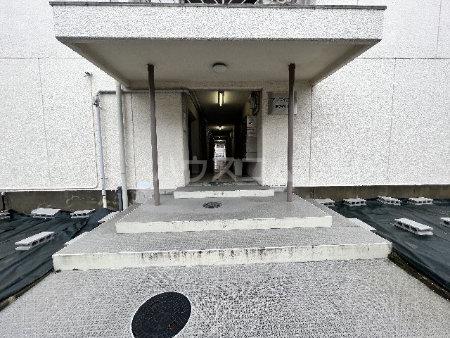 20/30 エントランス