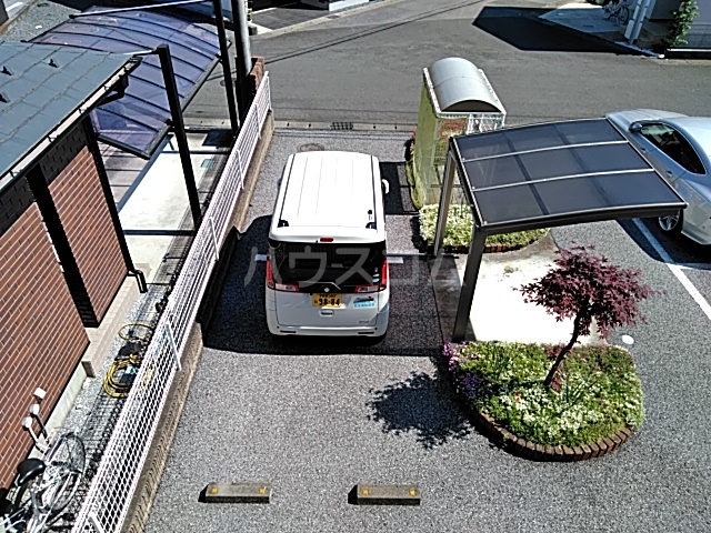 22/29 駐車場