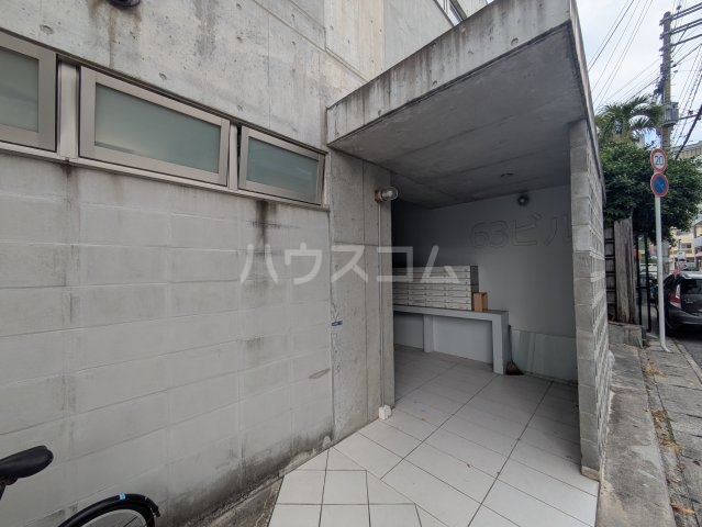 2/4 エントランス